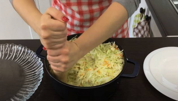 Квашеная капуста в банке на зиму Квашеная капуста в банке на зиму
