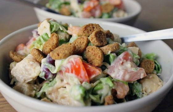 Салат с копченой курицей Салат с копченой курицей