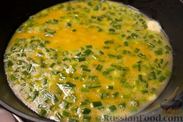 Рулетики из лаваша с бататом, колбасой и яйцами