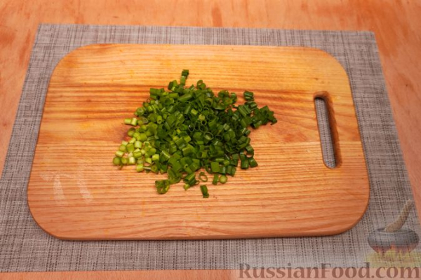 Рулетики из лаваша с бататом, колбасой и яйцами