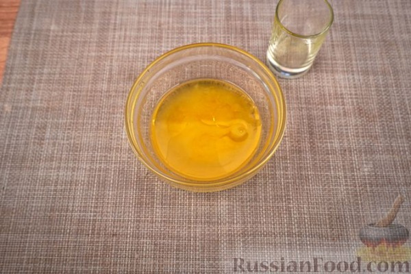 Салат из фасоли с чесноком и зеленью Салат из фасоли с чесноком и зеленью