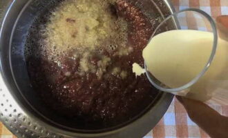 Печеночный торт из говяжьей печени классический Печеночный торт из говяжьей печени классический