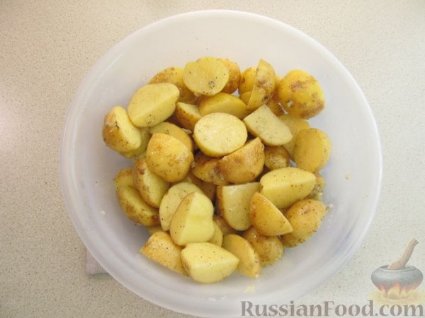 Куриное филе с молодым картофелем и сыром Куриное филе с молодым картофелем и сыром
