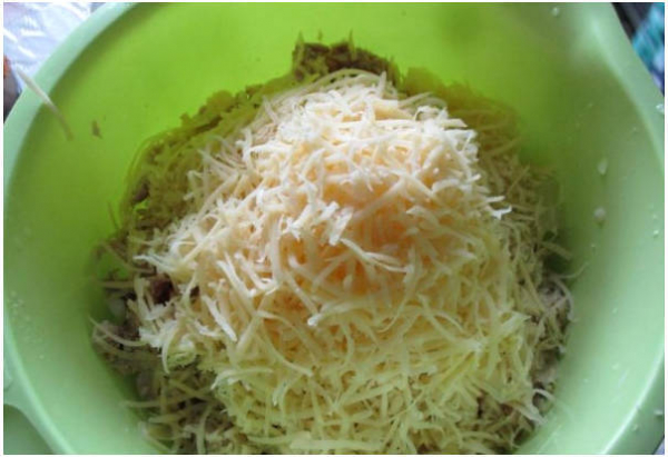 Салат с курицей и ананасами классический Салат с курицей и ананасами классический