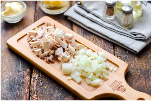 Салат с курицей и ананасами классический Салат с курицей и ананасами классический