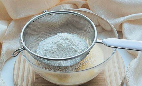 Пышные панкейки на молоке с разрыхлителем Пышные панкейки на молоке с разрыхлителем