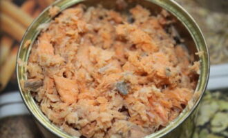 Классический салат Мимоза с рыбными консервами Классический салат Мимоза с рыбными консервами