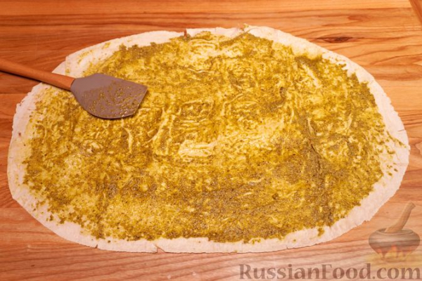 Рулетики из лаваша с бататом, колбасой и яйцами
