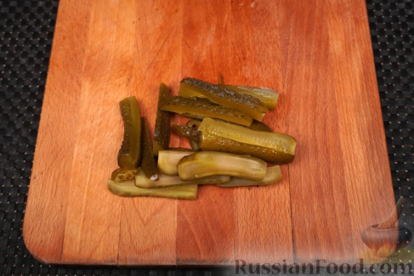Польские зразы из говядины, с солёными огурцами, беконом и луком Польские зразы из говядины, с солёными огурцами, беконом и луком