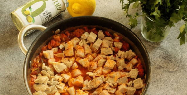 Солянка с колбасой и картошкой классическая Солянка с колбасой и картошкой классическая