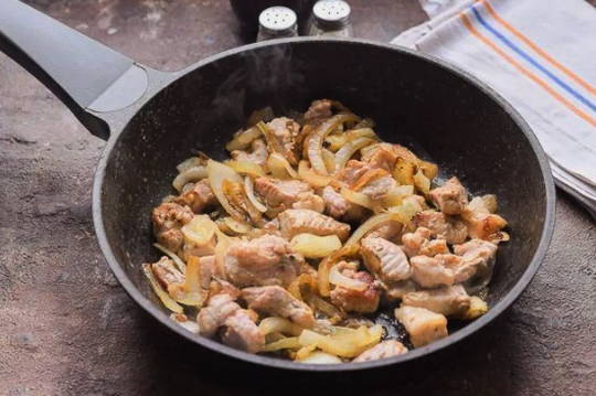 Бефстроганов классический Бефстроганов классический