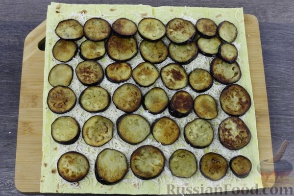 Рулетики из лаваша с баклажанами, помидорами и сыром Рулетики из лаваша с баклажанами, помидорами и сыром