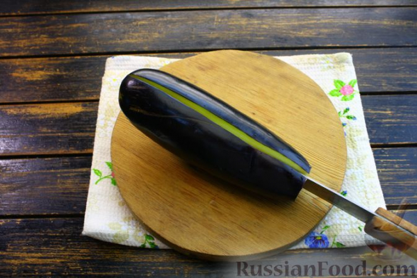 Баклажаны с куриным фаршем, помидорами и сыром (в микроволновке) Баклажаны с куриным фаршем, помидорами и сыром (в микроволновке)