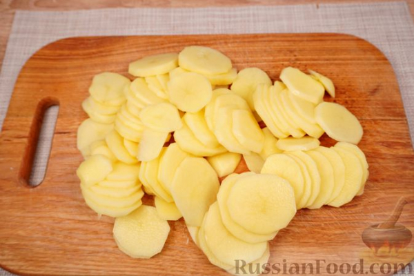 Молодой картофель, запечённый с кабачками и помидорами Молодой картофель, запечённый с кабачками и помидорами