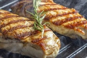 Филе куриной грудки на сковороде