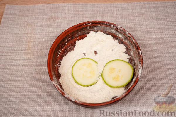 Молодой картофель, запечённый с кабачками и помидорами Молодой картофель, запечённый с кабачками и помидорами