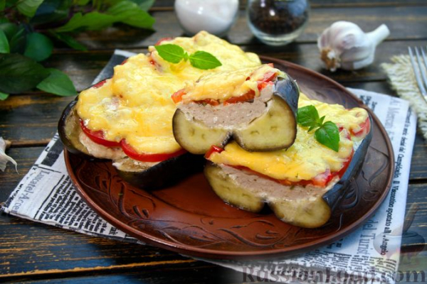Баклажаны с куриным фаршем, помидорами и сыром (в микроволновке) Баклажаны с куриным фаршем, помидорами и сыром (в микроволновке)