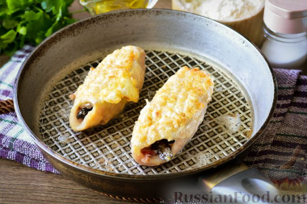 Свиные рулетики с черносливом и грецкими орехами Свиные рулетики с черносливом и грецкими орехами