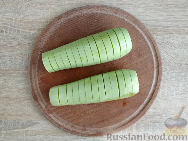 "Гармошки" из кабачков с помидорами и сыром, в духовке "Гармошки" из кабачков с помидорами и сыром, в духовке