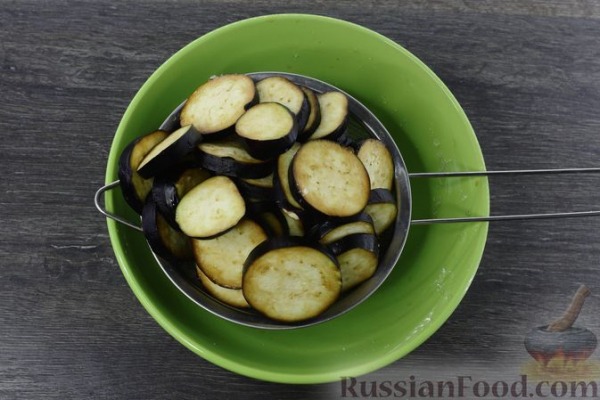 Рулетики из лаваша с баклажанами, помидорами и сыром Рулетики из лаваша с баклажанами, помидорами и сыром