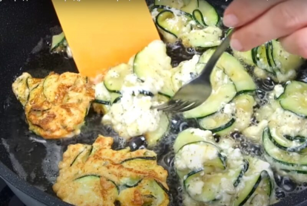 Жареные кабачки вкуснее мяса. Эксклюзивный рецепт: снимаю шляпу перед тем, кто придумал так готовить Жареные кабачки вкуснее мяса. Эксклюзивный рецепт: снимаю шляпу перед тем, кто придумал так готовить