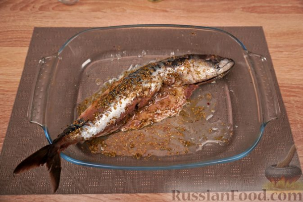 Запечённая скумбрия по-гречески Запечённая скумбрия по-гречески