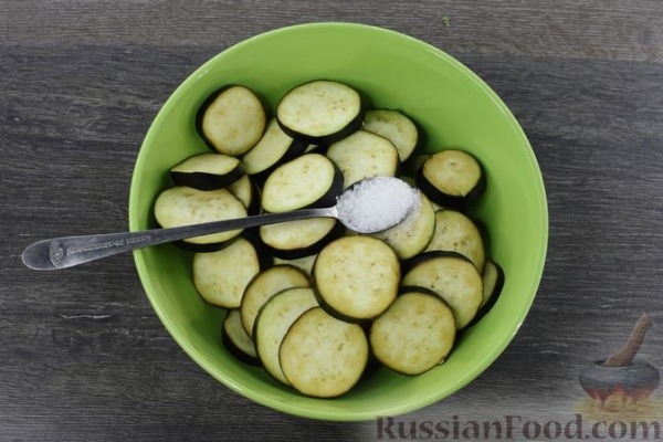 Рулетики из лаваша с баклажанами, помидорами и сыром Рулетики из лаваша с баклажанами, помидорами и сыром
