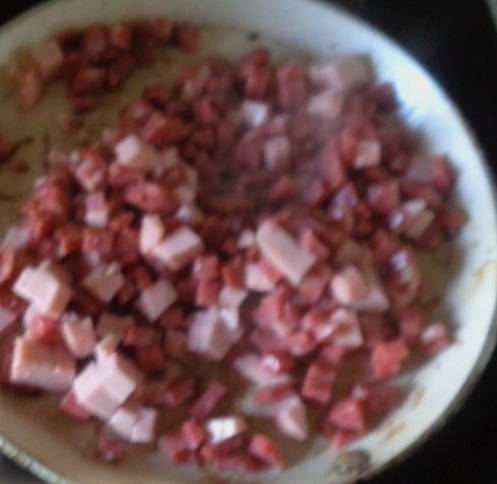 Солянка с колбасой и картошкой классическая Солянка с колбасой и картошкой классическая