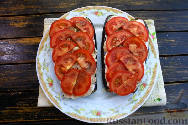 Баклажаны с куриным фаршем, помидорами и сыром (в микроволновке) Баклажаны с куриным фаршем, помидорами и сыром (в микроволновке)