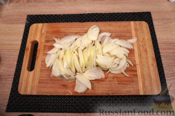 Польские зразы из говядины, с солёными огурцами, беконом и луком Польские зразы из говядины, с солёными огурцами, беконом и луком