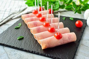 Рулетики с сыром и чесноком Рулетики с сыром и чесноком