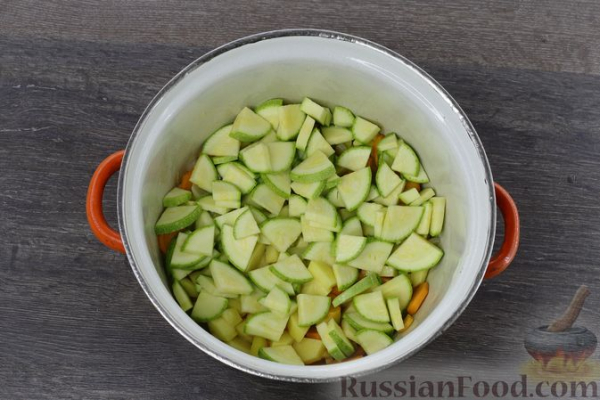 Овощной суп с картофельно-сырными галушками Овощной суп с картофельно-сырными галушками