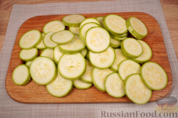 Молодой картофель, запечённый с кабачками и помидорами Молодой картофель, запечённый с кабачками и помидорами