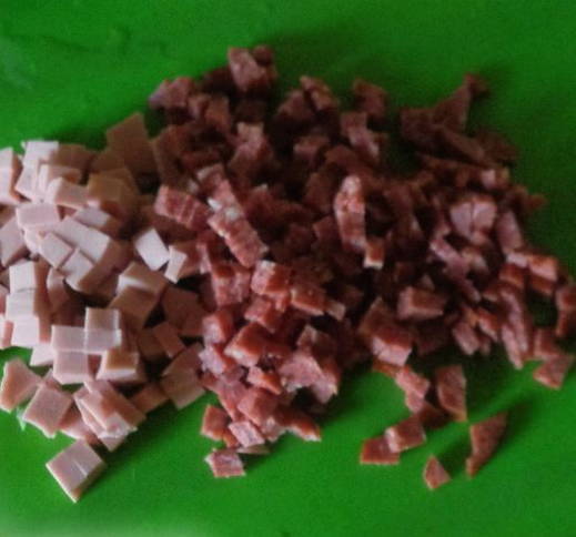 Солянка с колбасой и картошкой классическая Солянка с колбасой и картошкой классическая