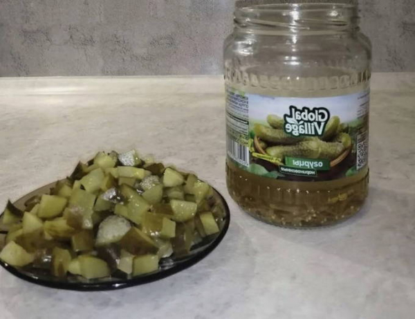 Солянка с колбасой и картошкой классическая Солянка с колбасой и картошкой классическая