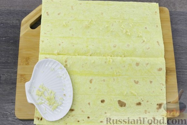 Рулетики из лаваша с баклажанами, помидорами и сыром Рулетики из лаваша с баклажанами, помидорами и сыром