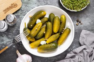 Быстрые маринованные огурцы