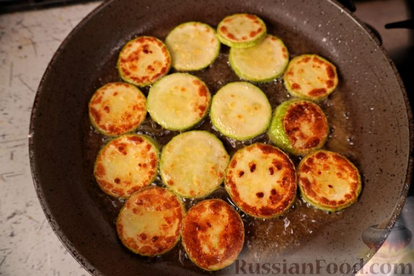 Молодой картофель, запечённый с кабачками и помидорами Молодой картофель, запечённый с кабачками и помидорами