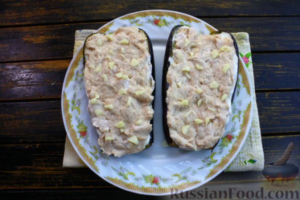 Баклажаны с куриным фаршем, помидорами и сыром (в микроволновке) Баклажаны с куриным фаршем, помидорами и сыром (в микроволновке)