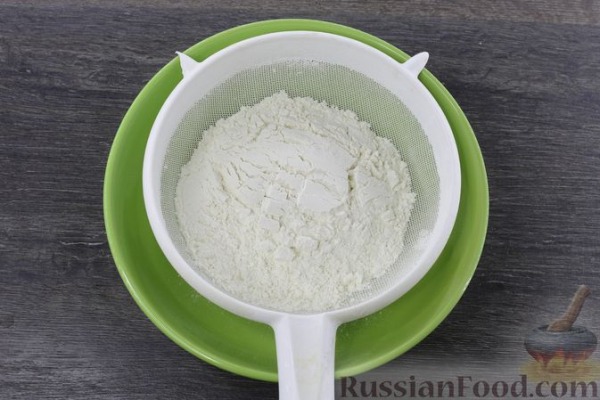Шоколадный песочный пирог с творогом, черносливом и сгущёнкой Шоколадный песочный пирог с творогом, черносливом и сгущёнкой