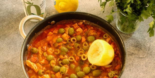 Солянка с колбасой и картошкой классическая Солянка с колбасой и картошкой классическая