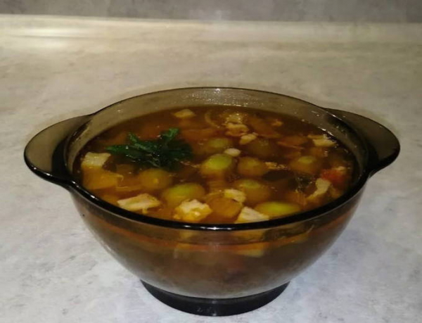 Солянка с колбасой и картошкой классическая Солянка с колбасой и картошкой классическая