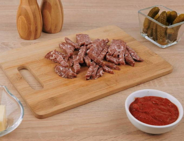 Солянка с колбасой и картошкой классическая Солянка с колбасой и картошкой классическая