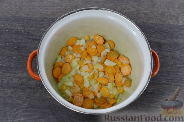 Овощной суп с картофельно-сырными галушками Овощной суп с картофельно-сырными галушками
