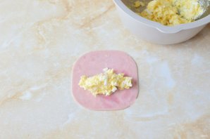 Рулетики с сыром и чесноком Рулетики с сыром и чесноком