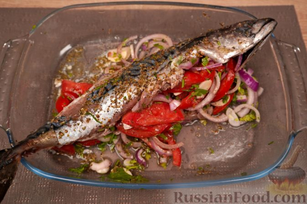 Запечённая скумбрия по-гречески Запечённая скумбрия по-гречески