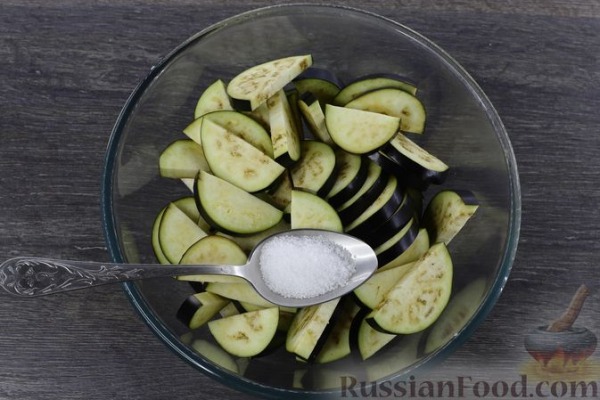 Острая закуска из жареных баклажанов с помидорами Острая закуска из жареных баклажанов с помидорами