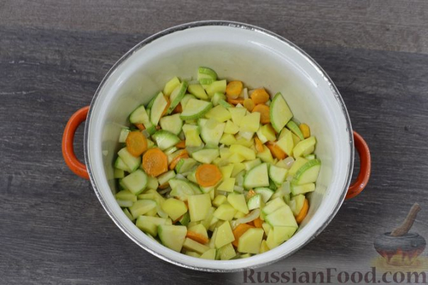 Овощной суп с картофельно-сырными галушками Овощной суп с картофельно-сырными галушками
