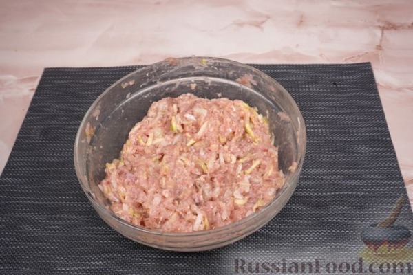 Фаршированные куриные окорочка с кабачком Фаршированные куриные окорочка с кабачком