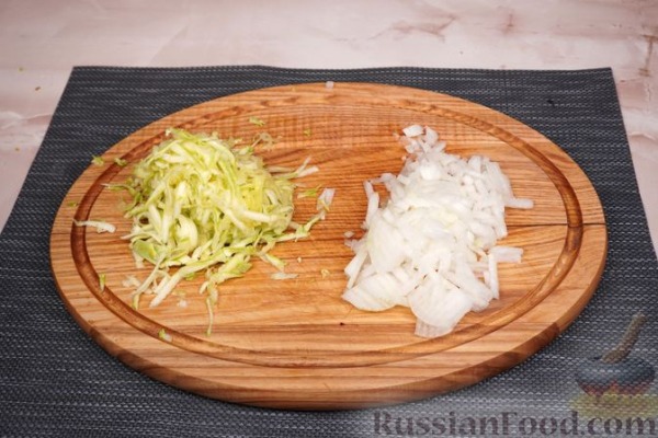Фаршированные куриные окорочка с кабачком Фаршированные куриные окорочка с кабачком